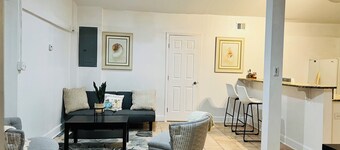 Lovely 1-bedroom apartment near Memorial Hospital in Tallahassee