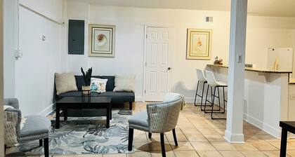 Lovely 1-bedroom apartment near Memorial Hospital in Tallahassee