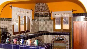 Basic House, Balcony, Ocean View | Private kitchen