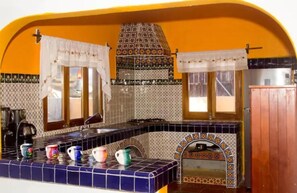 Casa básica, balcón, vistas al mar | Cocina privada