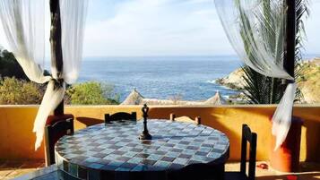 Casa bàsica, balcó, vistes a l'oceà | Servei de restauració a l'aire lliure