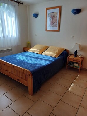 1 bedroom, iron/ironing board, bed sheets