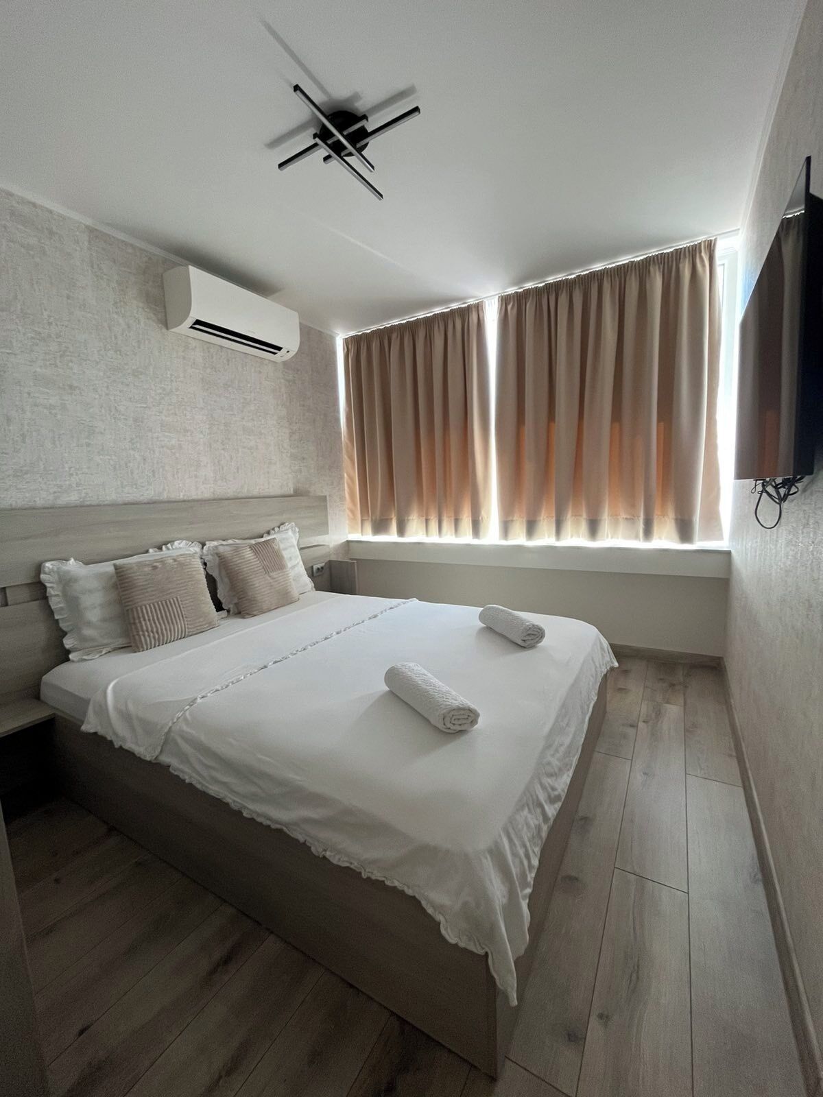 2 chambres, fer et planche à repasser, Wi-Fi, draps fournis
