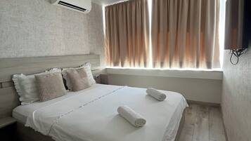 2 chambres, fer et planche à repasser, Wi-Fi, draps fournis
