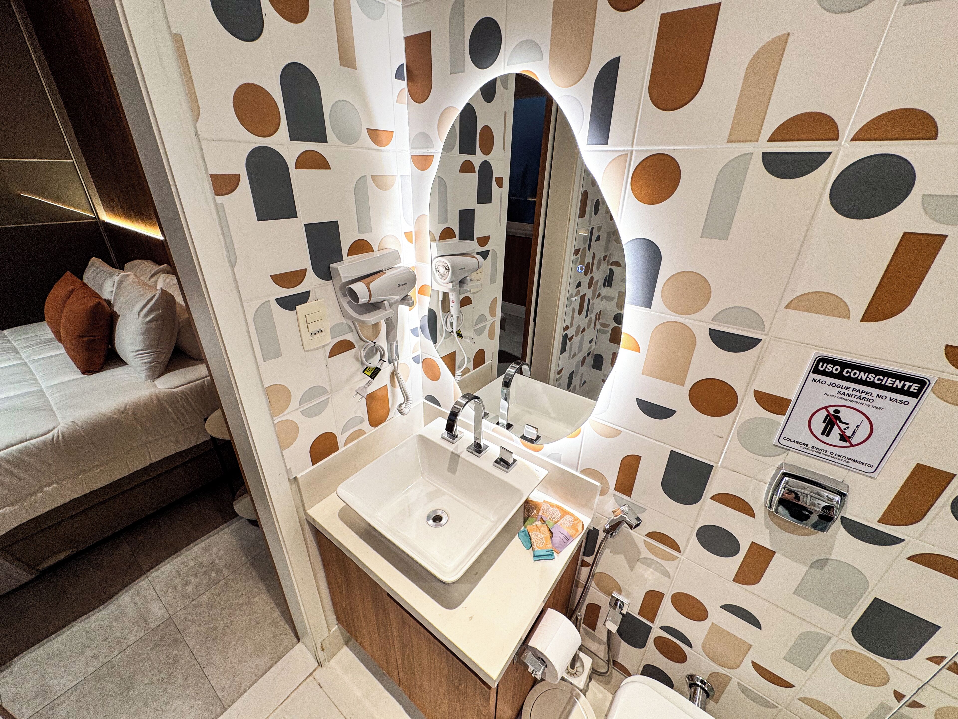 Design appartement, keuken, uitzicht op de binnenplaats | Badkamer