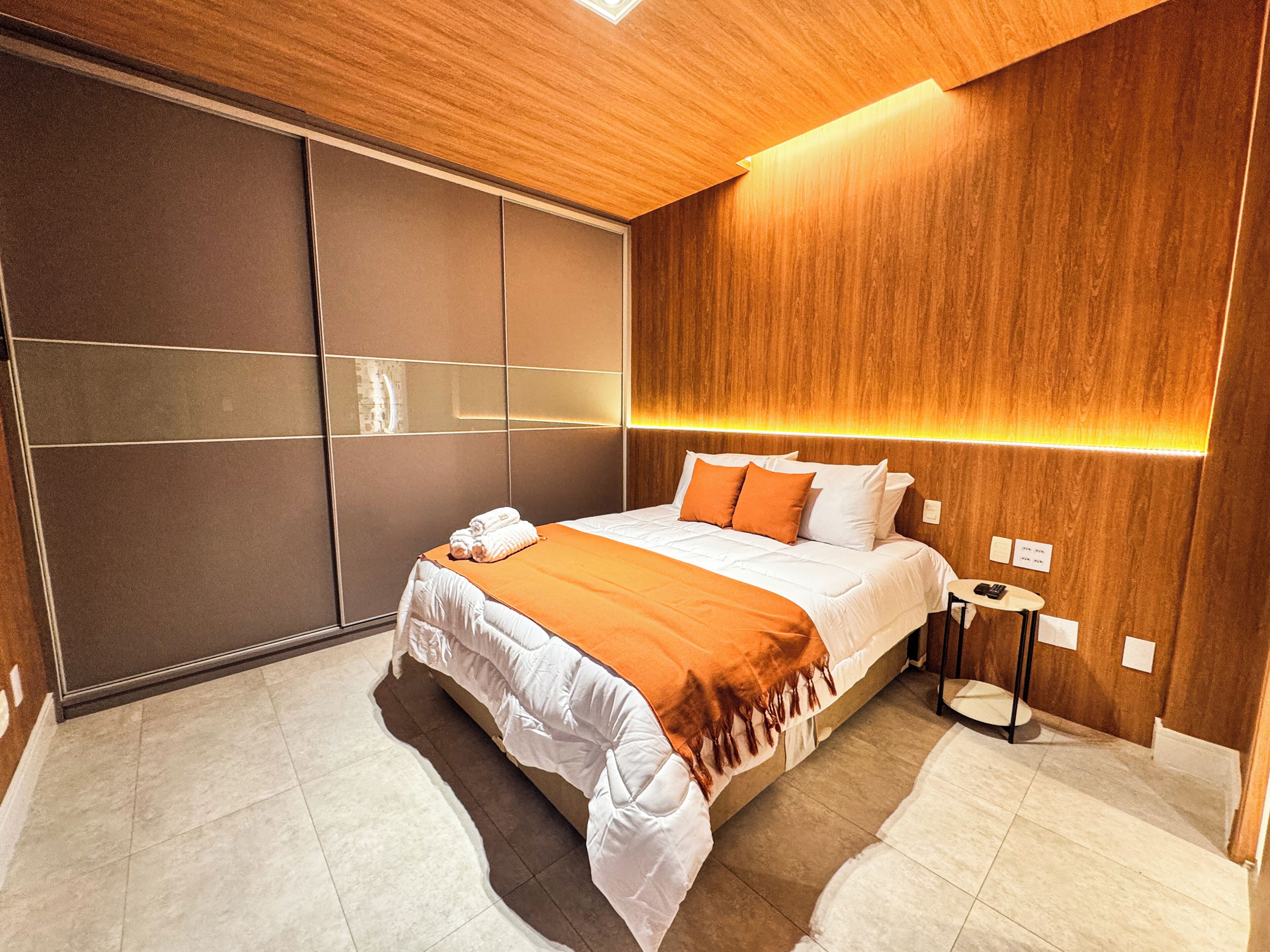 Design appartement, keuken, uitzicht op de binnenplaats