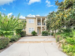 Exterior - 🌊Walk to Beach | Pool | 3 Balconies | La Valencia Beach House🌊 (Panama City Beach)