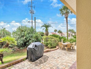 Outdoor dining - 🌊Walk to Beach | Pool | 3 Balconies | La Valencia Beach House🌊 (Panama City Beach)