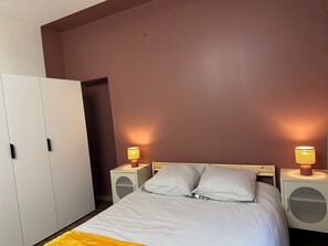 5 camere, ferro/asse da stiro, Wi-Fi, lenzuola