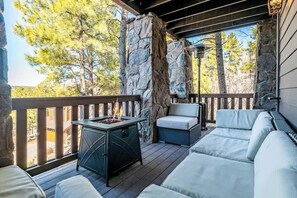 Property grounds - On trails, 2 mi to town & NAU, 12 mi to Snowbowl (Flagstaff)