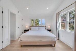 3 chambres, fer et planche à repasser, Wi-Fi, draps fournis
