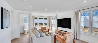 Minutes from the beach, brand new 3 bedroom