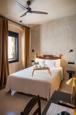 1 chambre, coffres-forts dans les chambres, fer et planche à repasser