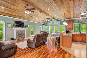 Living area - Spacious 5 bedroom house with double decker dock on quiet lakefront! (Arley)