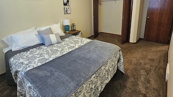 2 bedrooms, desk, travel cot, free WiFi