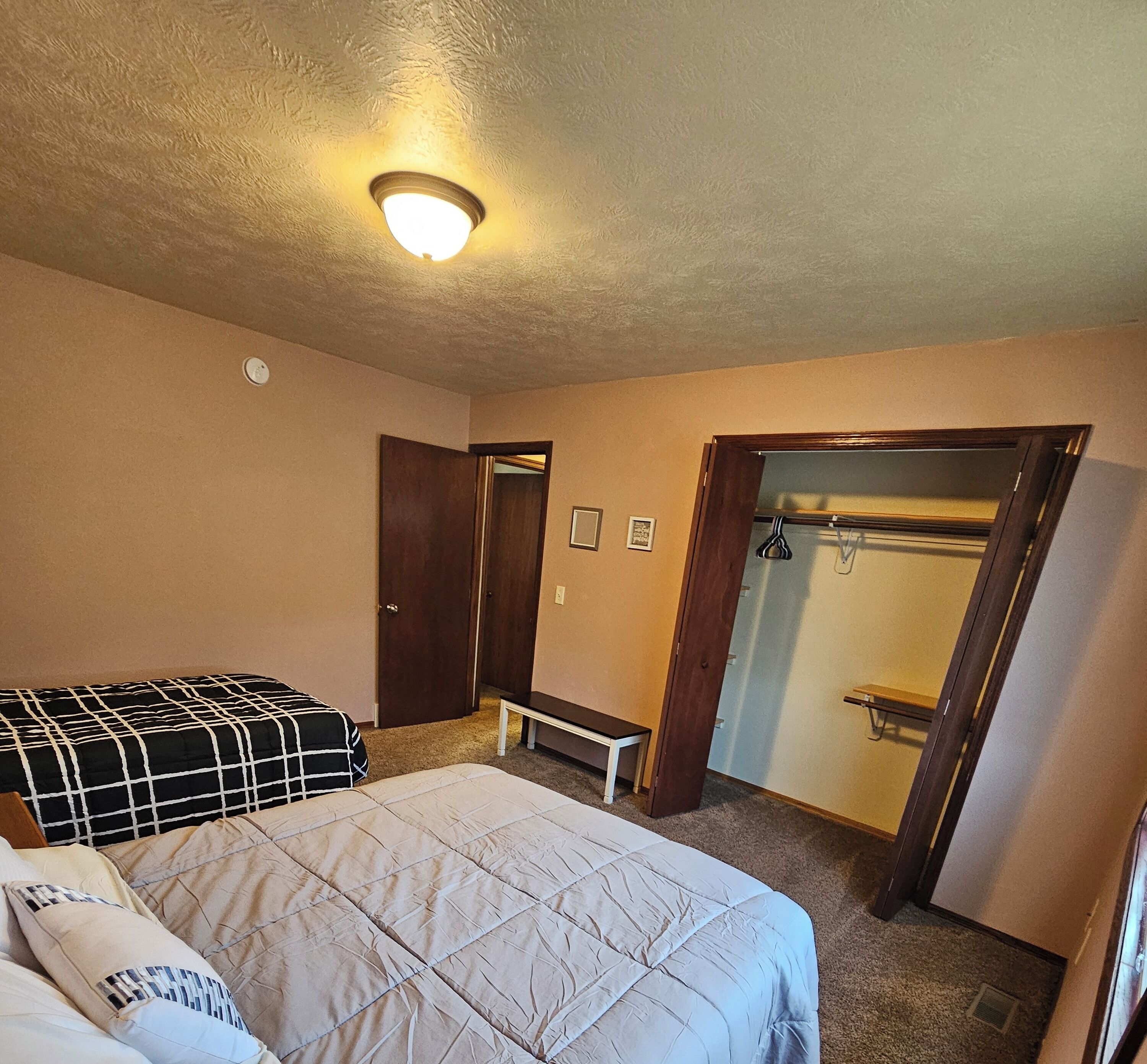 2 chambres, bureau, lit parapluie, Wi-Fi gratuit