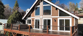 The Grateful Den - Hot tub, game room