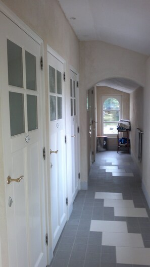 Interior - Countryside relaxation in a historic setting (Chevennes)