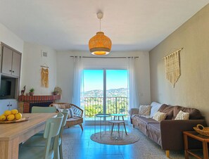 Living area - NEW Casa Sonrisa, Mediterranean 3-bedroom house with AC in quiet Lloret Blau (Lloret Blau)