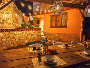 Outdoor dining - NEW Casa Sonrisa, Mediterranean 3-bedroom house with AC in quiet Lloret Blau (Lloret Blau)
