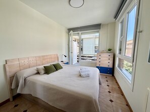 1 bedroom, iron/ironing board, bed sheets - La Guarida del Mar - 30609 (Somo)