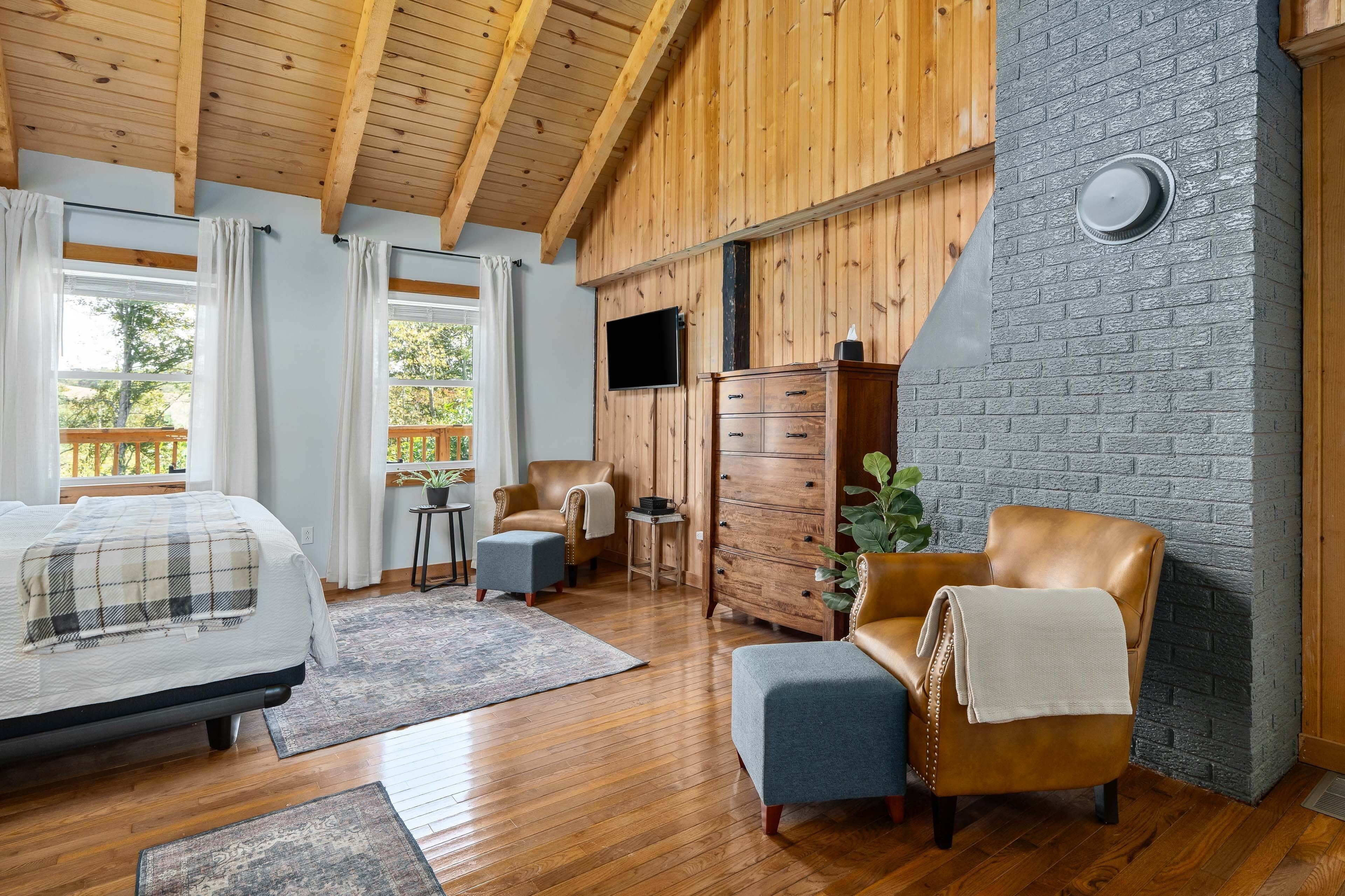2 bedrooms, in-room safe, iron/ironing board, WiFi