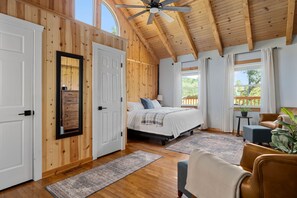 Room - Hocking Hills Cabin Hot Tub/Pet friendly/Private Trails (Washington Township)