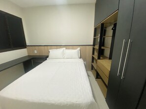 2 bedrooms, iron/ironing board, WiFi, bed sheets - North East. Marbello Residence. Aracaju/SE. 5 minutes from Atalaia beach. (Aracaju)