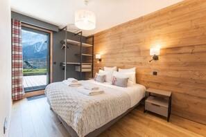 4 bedrooms, desk, iron/ironing board, travel cot - Spacious 4BDRMS | Large terrace | View |Spa |Garage (Les Houches)