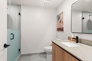 Bathroom - Downtown Studio with City Views Rooftop pool (Miami)