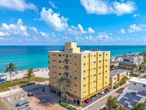 Exterior - Sunny Oceanfront 2BR/2BA with Pool and Parking (Hollywood)