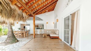 Outdoor dining - Pure Caribbean style villa/Pool/Pool/600mbeach-resort (Las Terrenas)