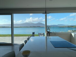 Interior - Spectacular sea front house, 400m from world renowned Tralee golf links. (Tralee)