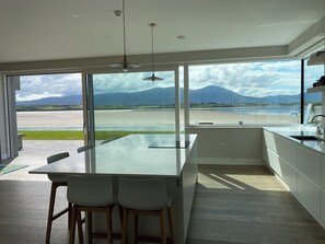 Fridge, microwave, oven, stovetop - Spectacular sea front house, 400m from world renowned Tralee golf links. (Tralee)