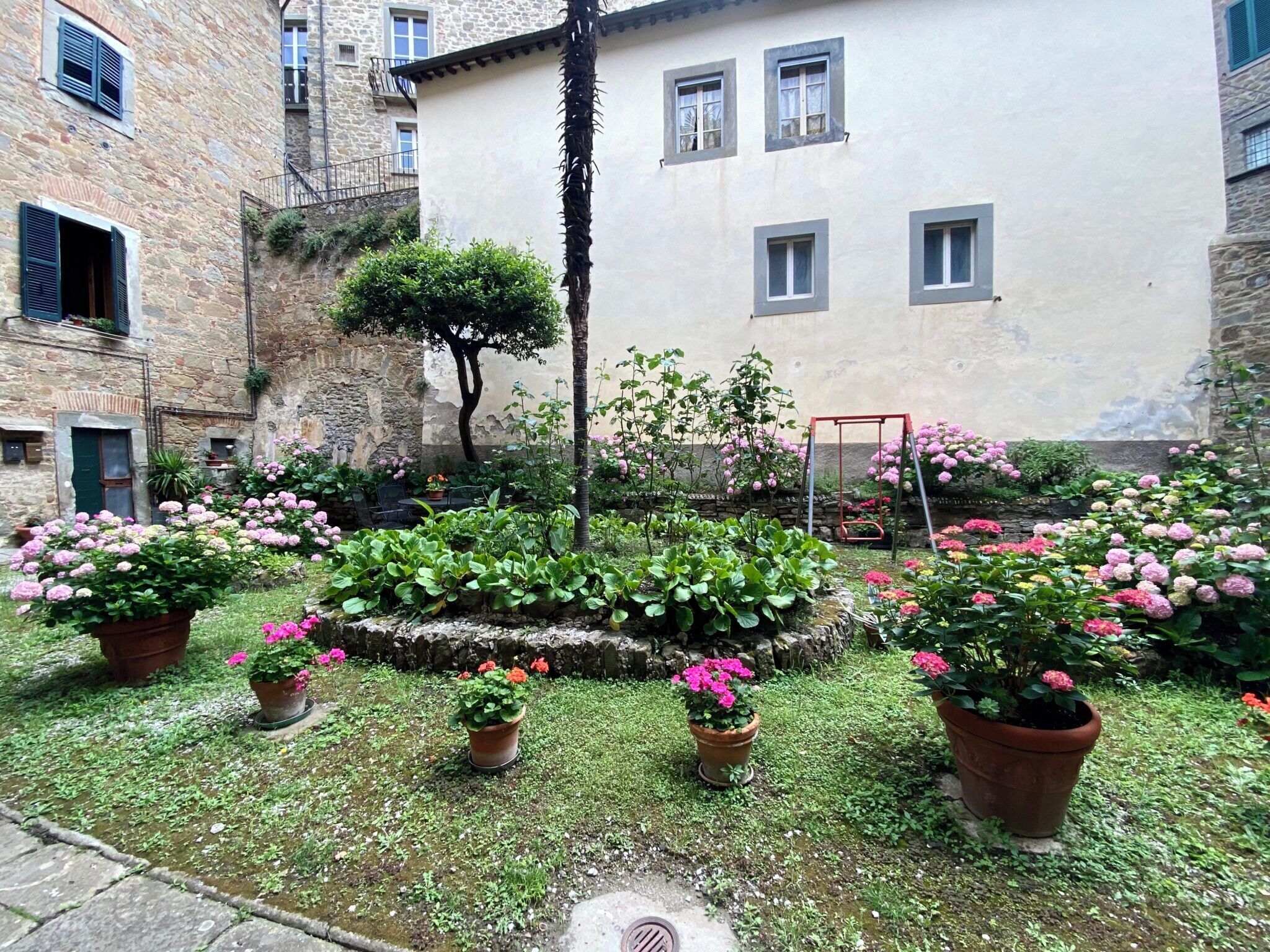 Apartamento superior, vista para o jardim | Área da propriedade