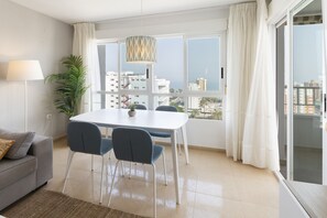 Dining - Beautiful flat with mediterranean style and max confornt - only families (Playa de Gandía)