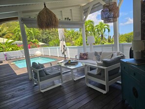 TV, books, stereo - CHARMING VILLA WITH SEA VIEW, PRIVATE POOL AND TERRACE (Deshaies)