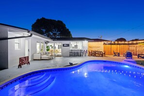 Unclassified image, 2 of 68, button - Modern Hollywood Getaway - Heated Pool, Game Room & 15 Minutes to Beach (Hollywood)