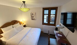 Doppelzimmer | Bügeleisen/Bügelbrett, kostenlose Babybetten, kostenloses WLAN