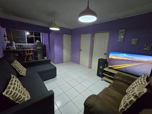 The best modern apartment in Santa Ana with private movie theater and fast internet