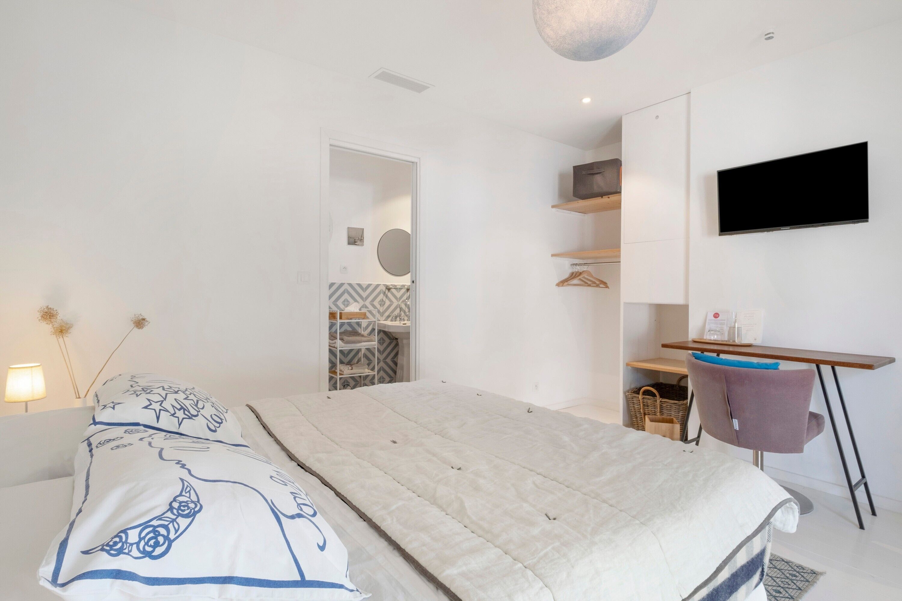 1 bedroom, WiFi, bed sheets