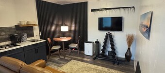 Relax comfortably & enjoy a 2-bedroom studio in Valdez perfect for your getaway.