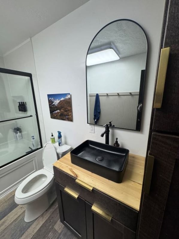 Towels, soap, toilet paper