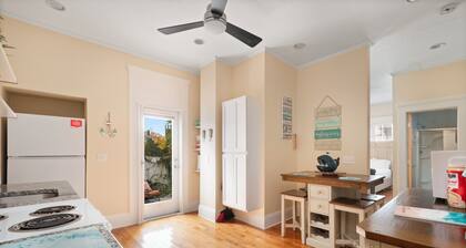 Downtown Bristol Studio Near Ferry & Waterfront