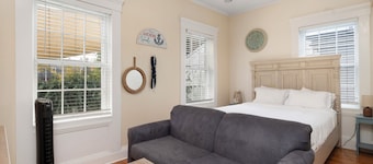 Downtown Bristol Studio Near Ferry & Waterfront