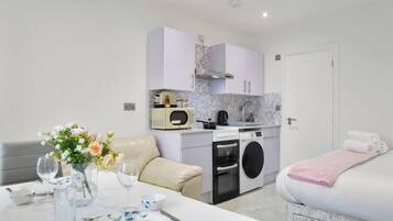 1 bedroom, desk, iron/ironing board, WiFi (free)