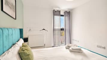 2 bedrooms, desk, iron/ironing board, free WiFi