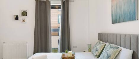 2 bedrooms, iron/ironing board, WiFi (free), bed sheets