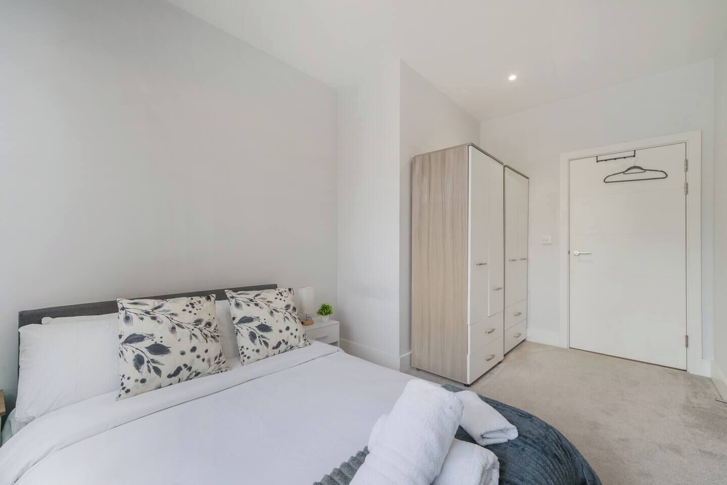 1 bedroom, iron/ironing board, WiFi (free), bed sheets