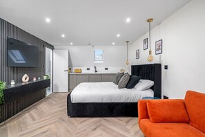 Interior - Modern Top Floor Studio in Putney SW15 | Sleeps 3 (London)
